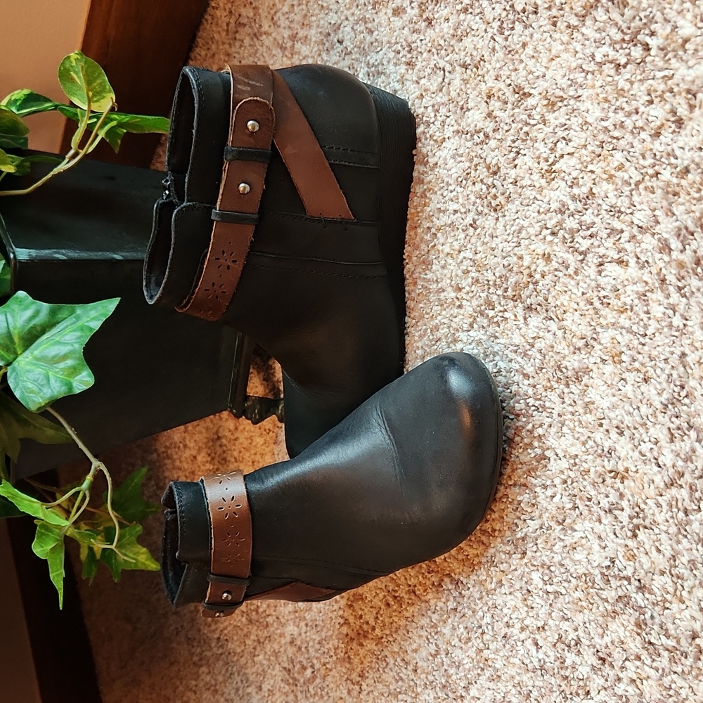 Rockport Short Wedge Booties Black w/Brown Accents